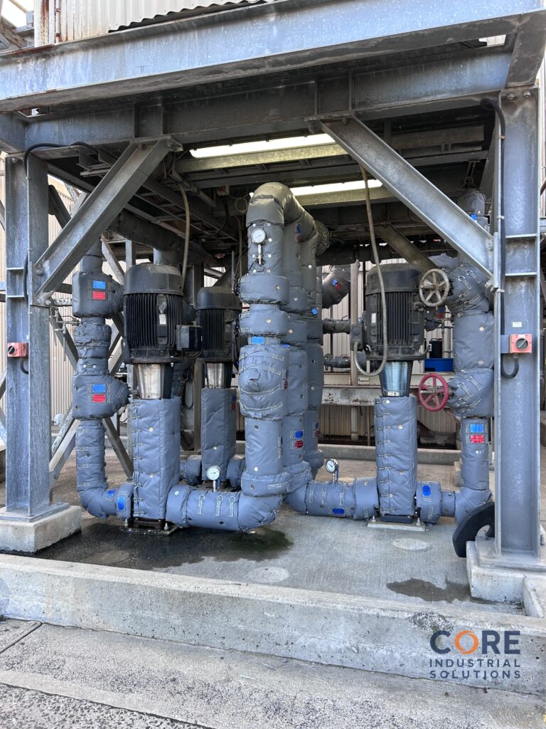 Industrial equipment fitted with thermal insulation covers