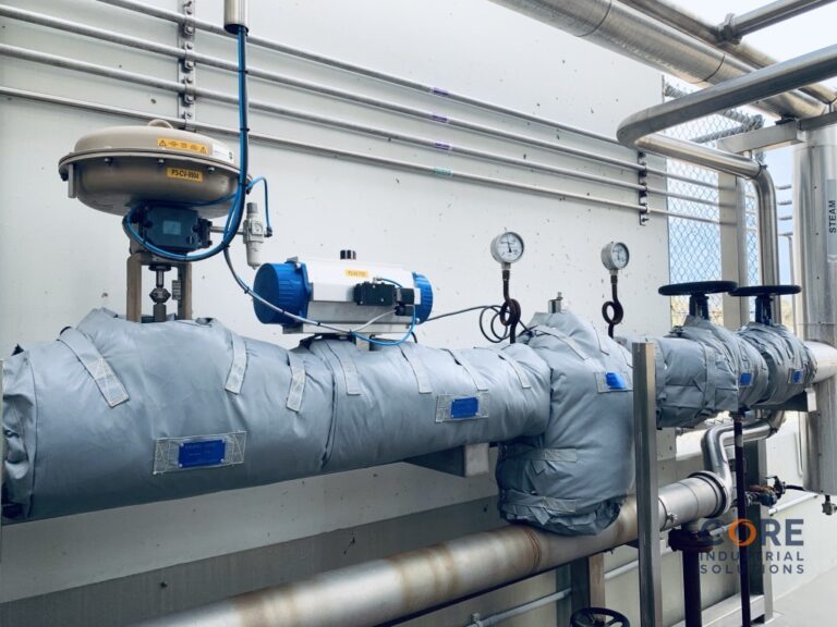 Industrial pipeline fitted with thermal insulation cover