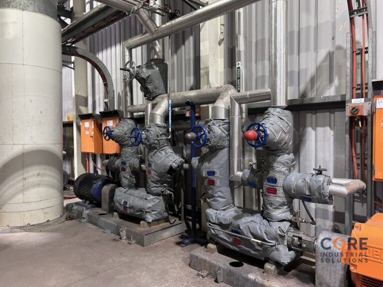 Process equipment fitted with thermal insulation system